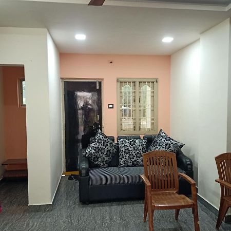 Sri Govinda Nilayam Home Stay 1 Visakhapatnam Bagian luar foto