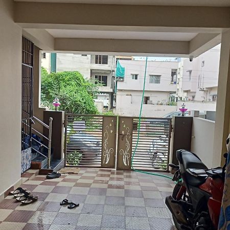 Sri Govinda Nilayam Home Stay 1 Visakhapatnam Bagian luar foto