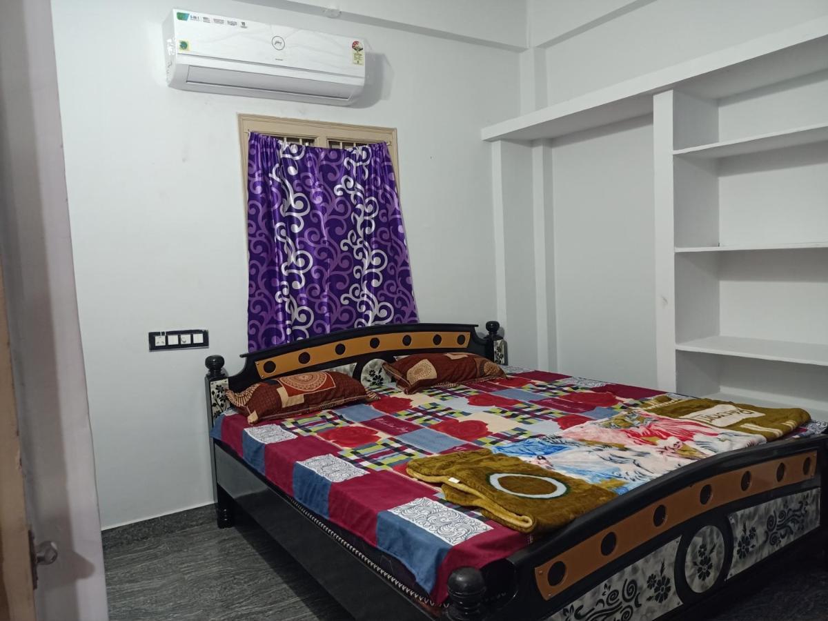 Sri Govinda Nilayam Home Stay 1 Visakhapatnam Bagian luar foto