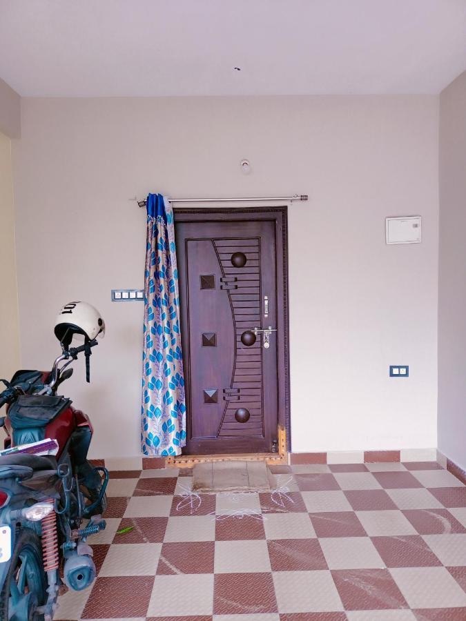 Sri Govinda Nilayam Home Stay 1 Visakhapatnam Bagian luar foto