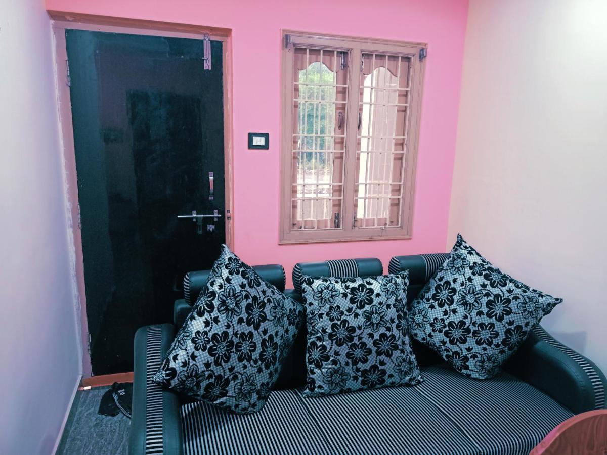 Sri Govinda Nilayam Home Stay 1 Visakhapatnam Bagian luar foto