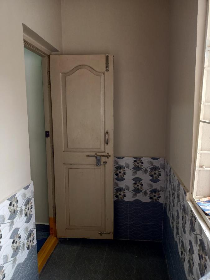 Sri Govinda Nilayam Home Stay 1 Visakhapatnam Bagian luar foto