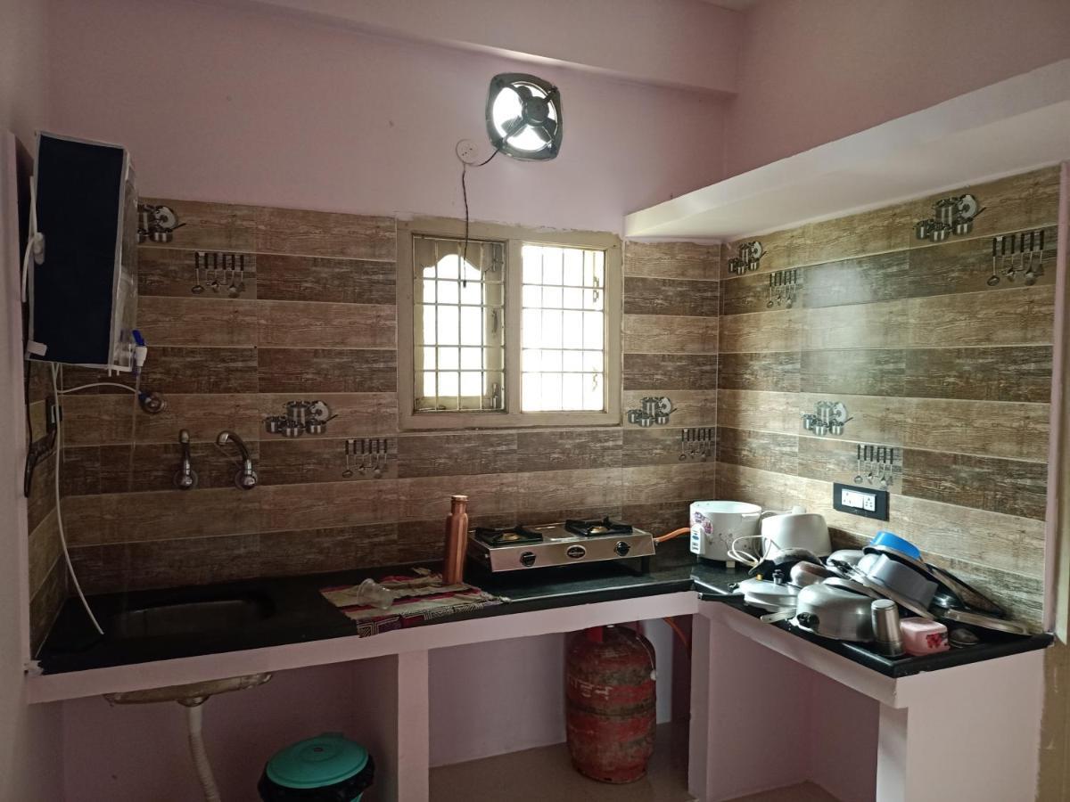 Sri Govinda Nilayam Home Stay 1 Visakhapatnam Bagian luar foto
